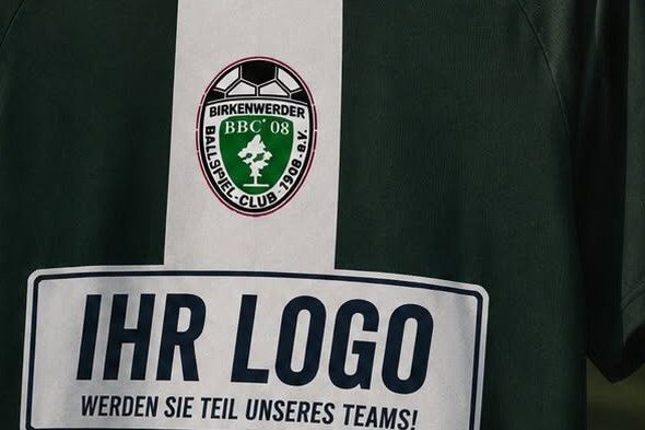 Trikot der 2. Herren mit einem Feld „Ihr Logo“ auf der Brust